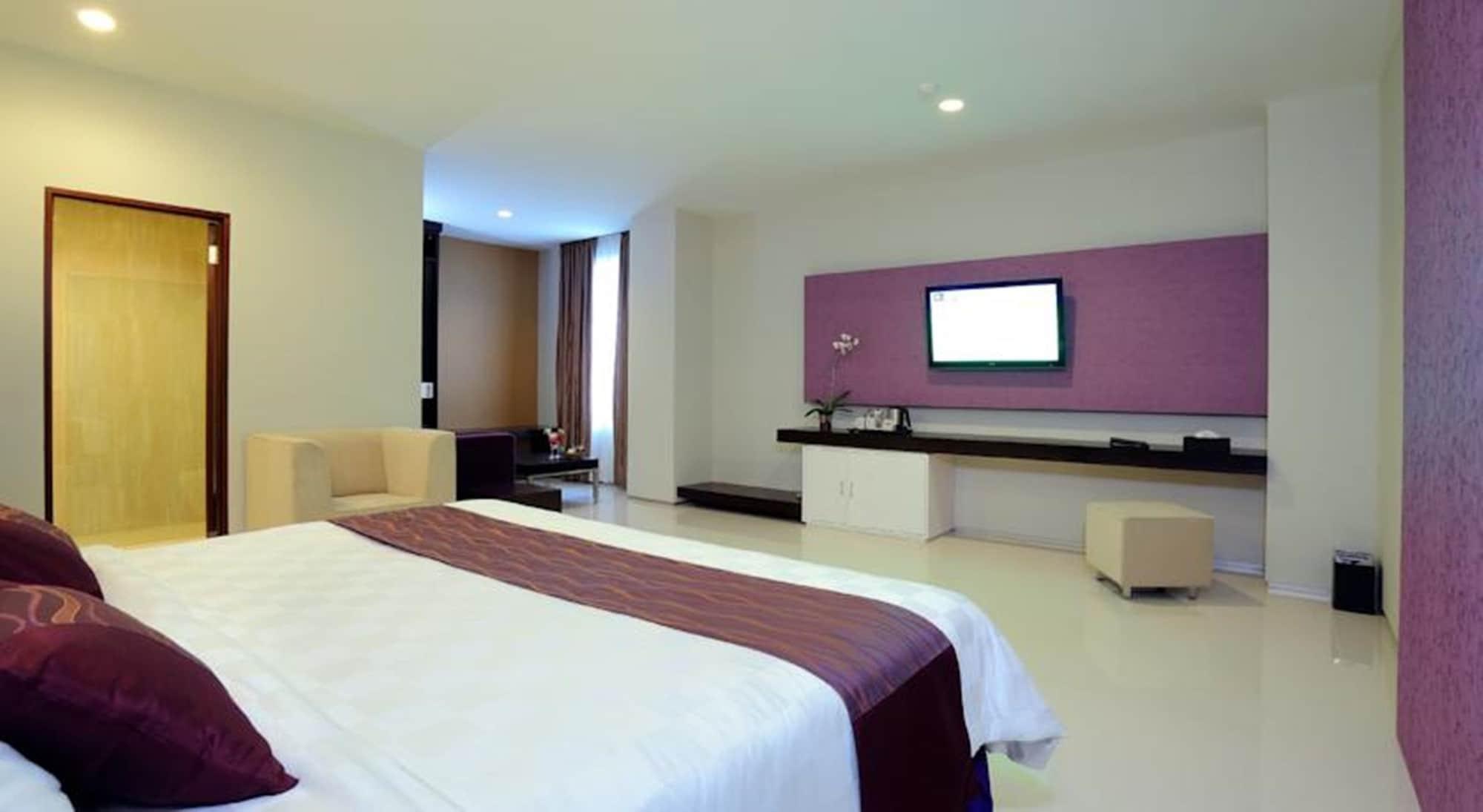 Lombok Plaza Hotel And Convention Mataram Kültér fotó