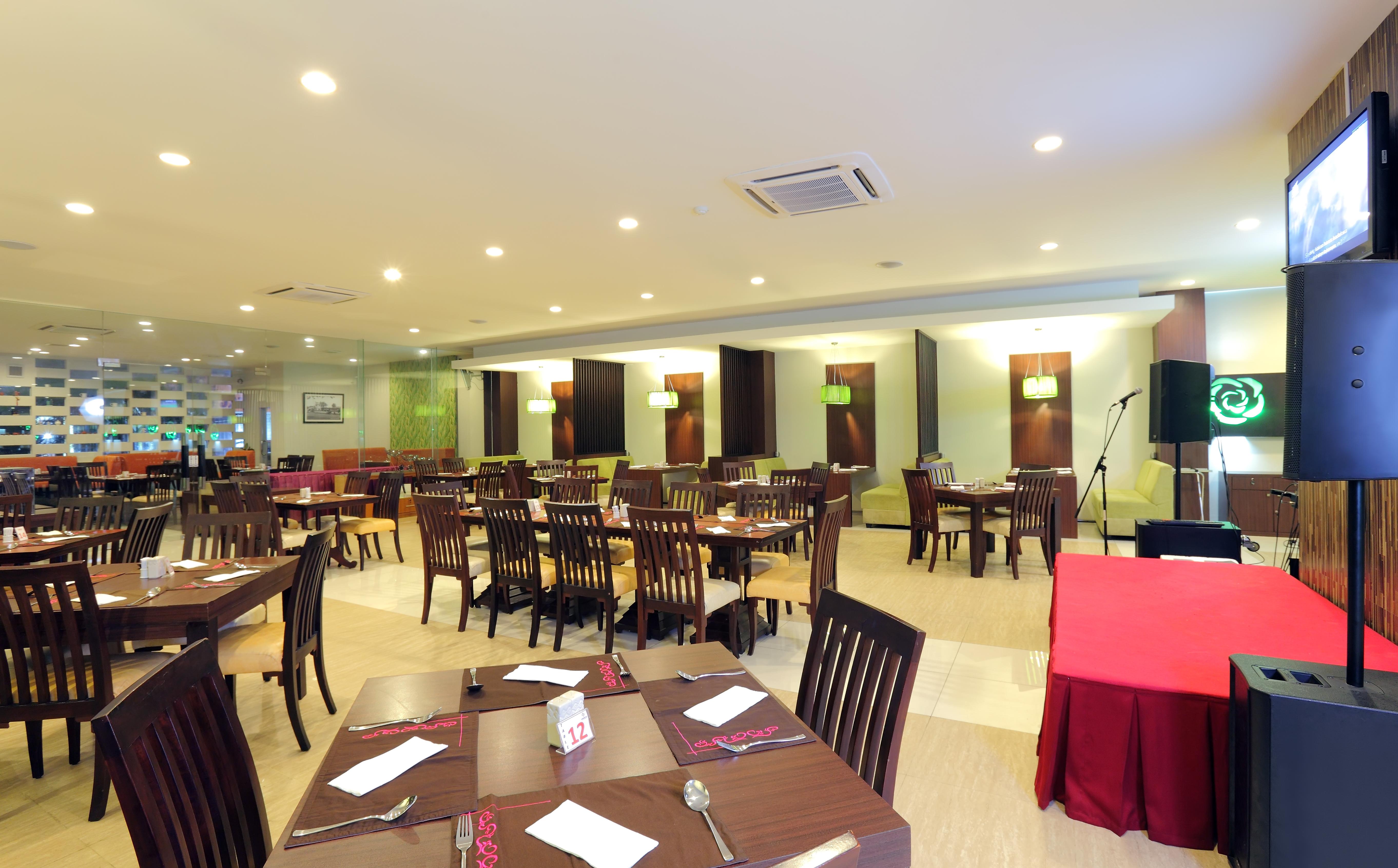 Lombok Plaza Hotel And Convention Mataram Kültér fotó