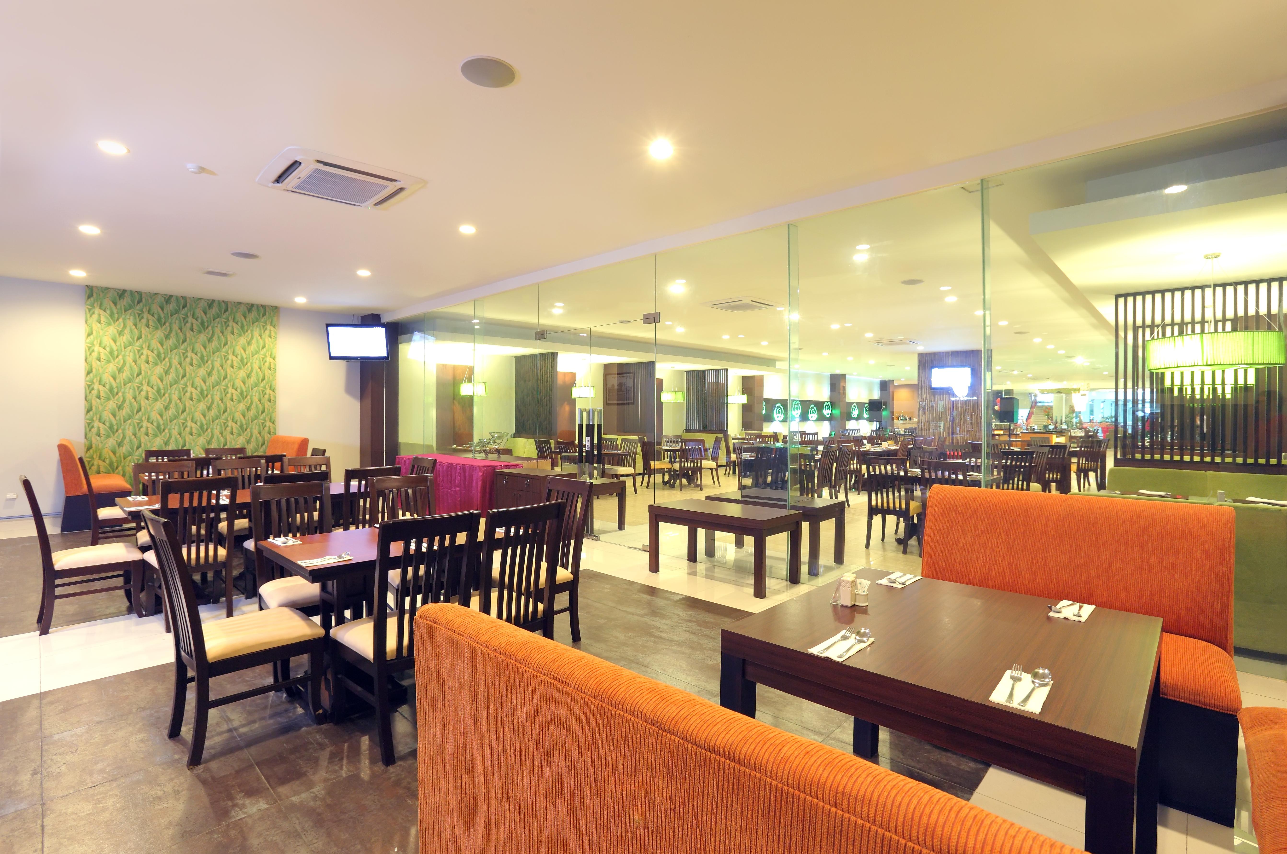 Lombok Plaza Hotel And Convention Mataram Kültér fotó