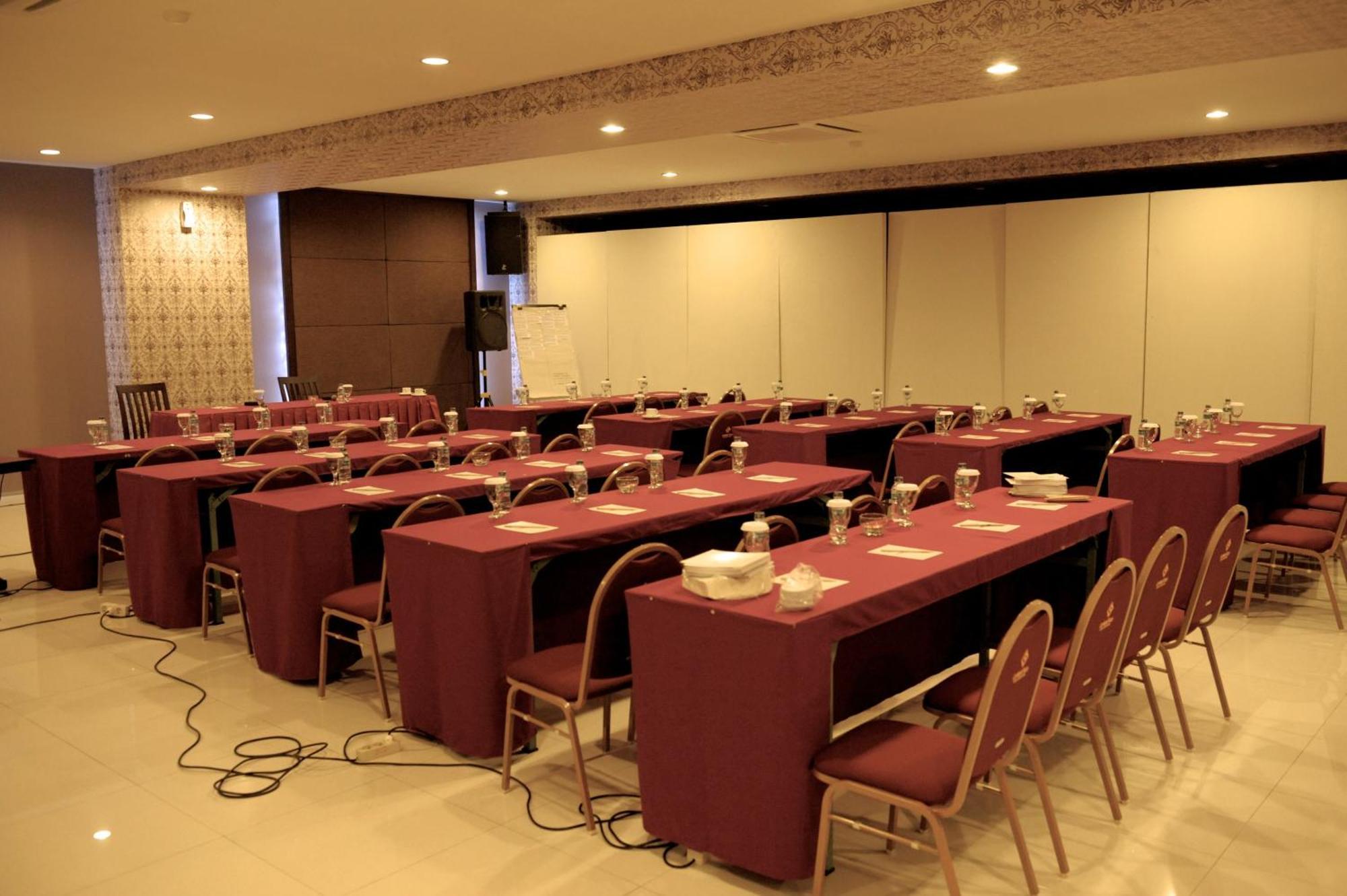 Lombok Plaza Hotel And Convention Mataram Kültér fotó
