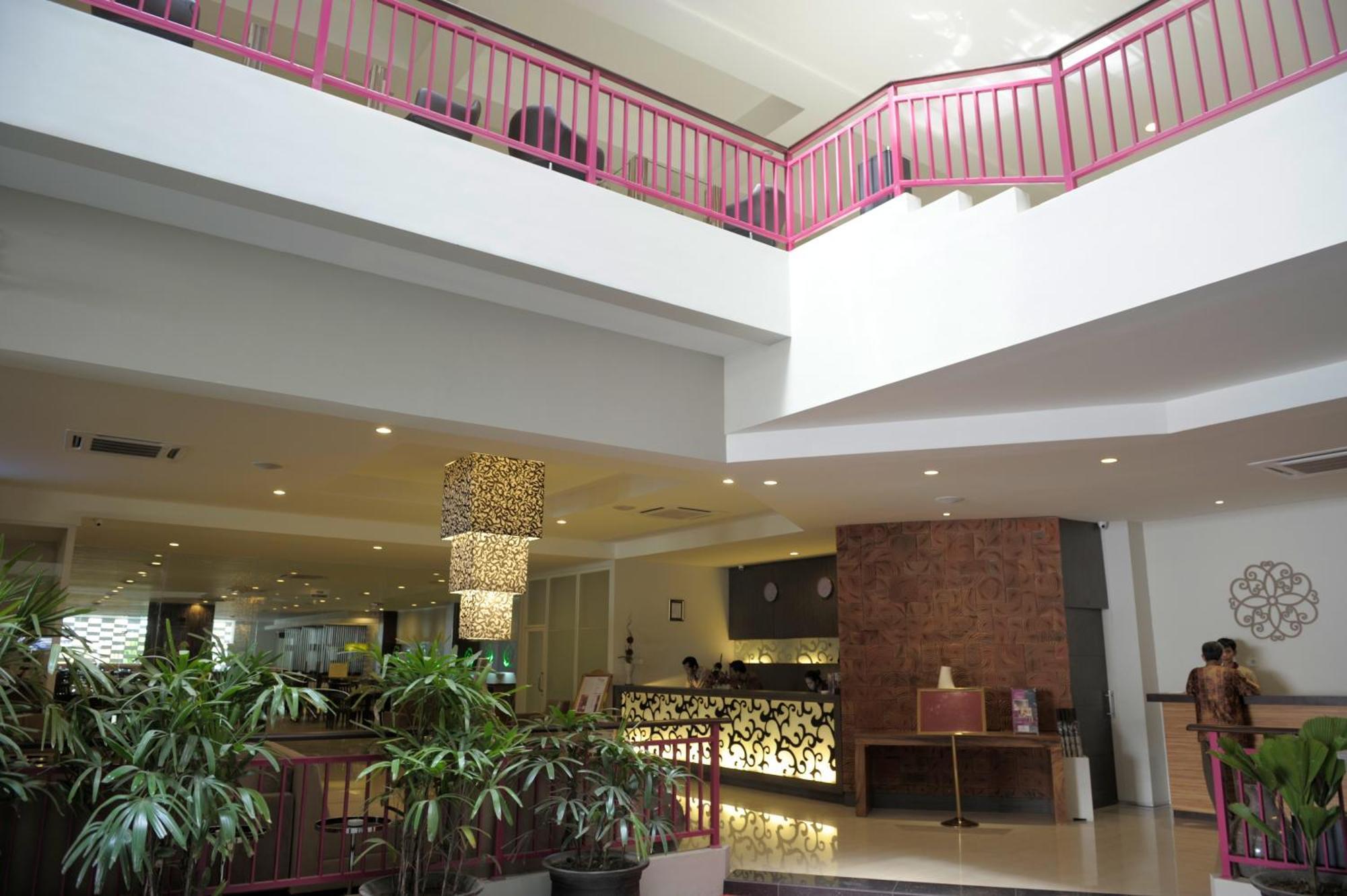 Lombok Plaza Hotel And Convention Mataram Kültér fotó