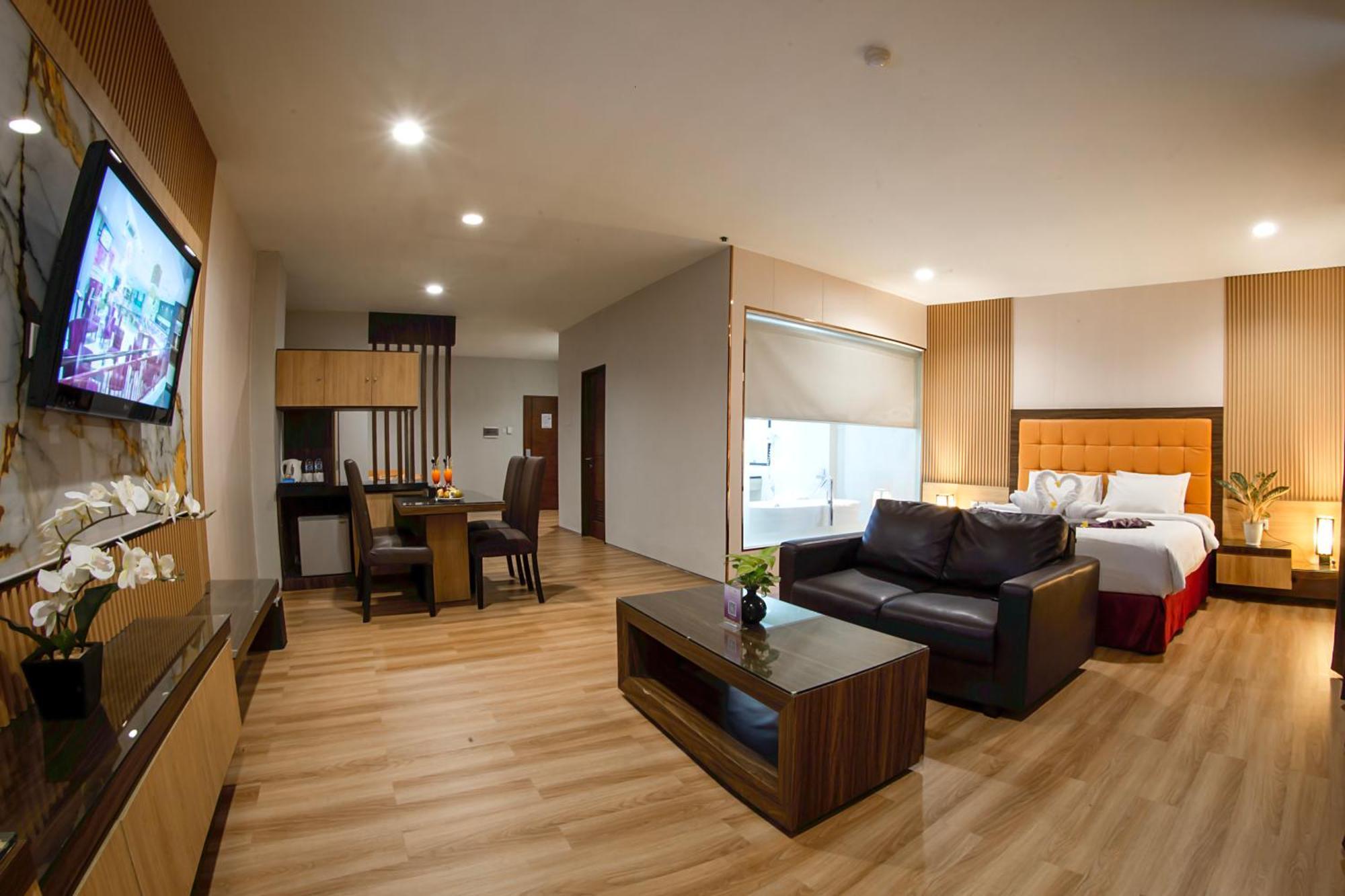 Lombok Plaza Hotel And Convention Mataram Kültér fotó