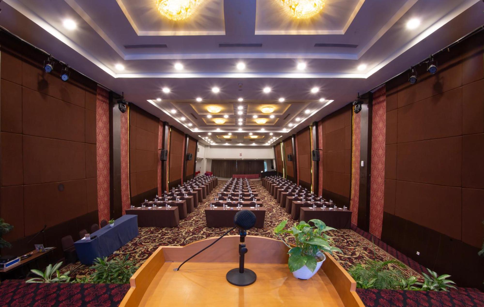 Lombok Plaza Hotel And Convention Mataram Kültér fotó
