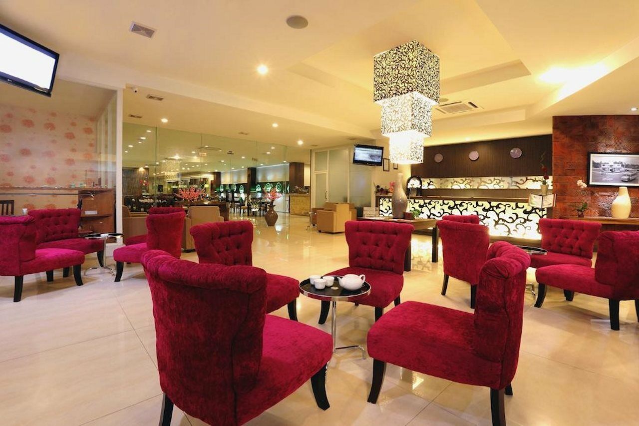 Lombok Plaza Hotel And Convention Mataram Kültér fotó